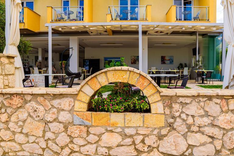 Hotel Orange Dhërmi Extérieur photo