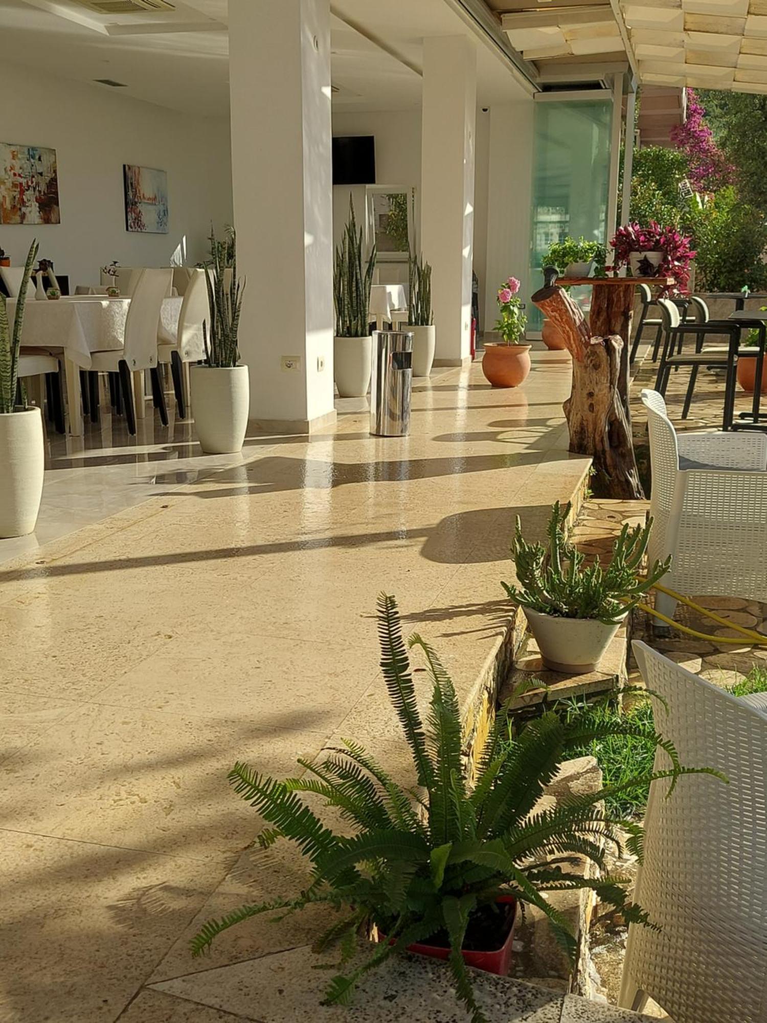 Hotel Orange Dhërmi Extérieur photo